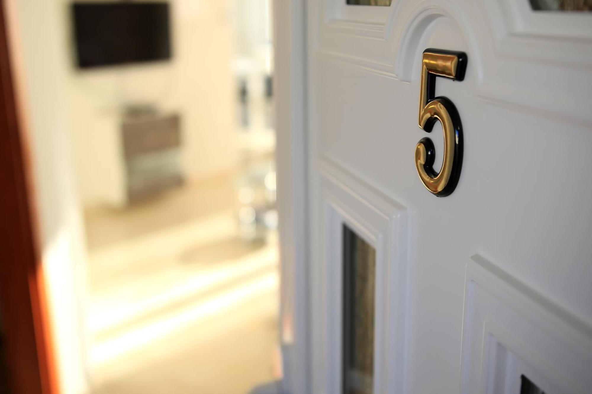 Apartments Superba بروداريكا الغرفة الصورة